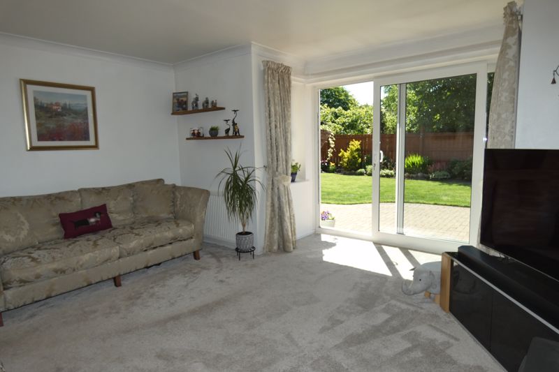 Lounge- click for photo gallery